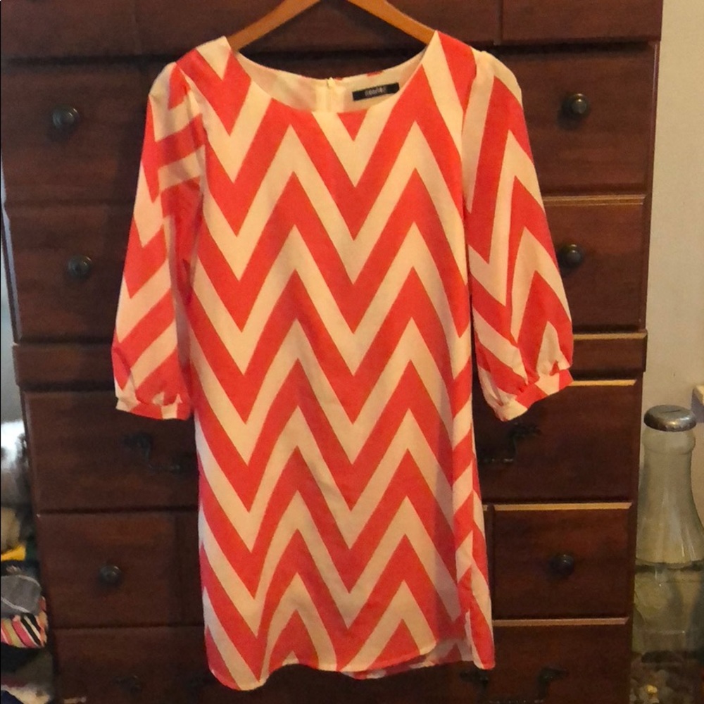 Perfect pink &!white chevron print summer dress